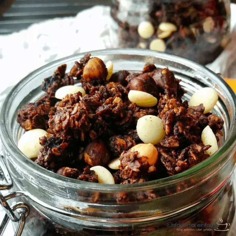 Oreo granola with toasted hazelnuts 3 Oreo granola with toasted hazelnuts 3